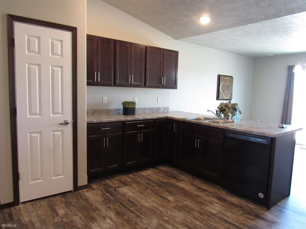 Ivy Town Homes - Photo 2 of 24