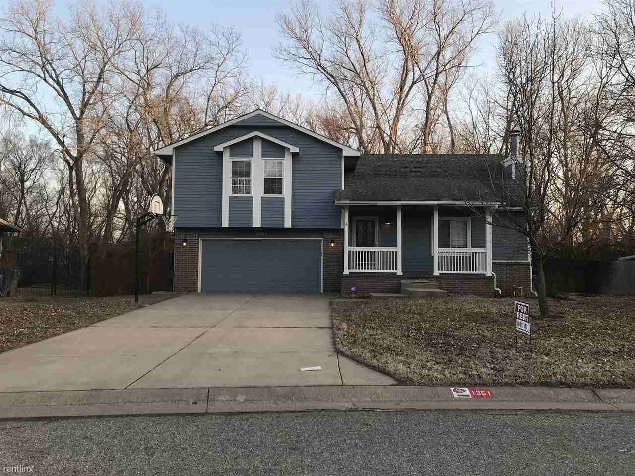 1351 E Longhorn Dr - Photo 3 of 47