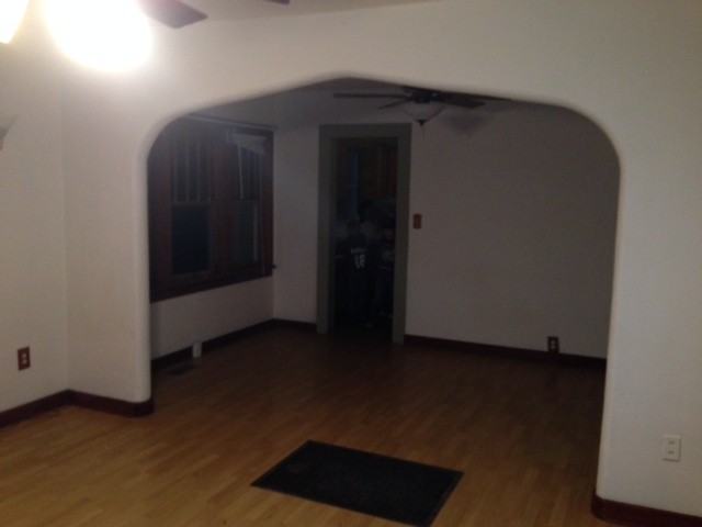 707 W Summit St - Photo 2 of 7