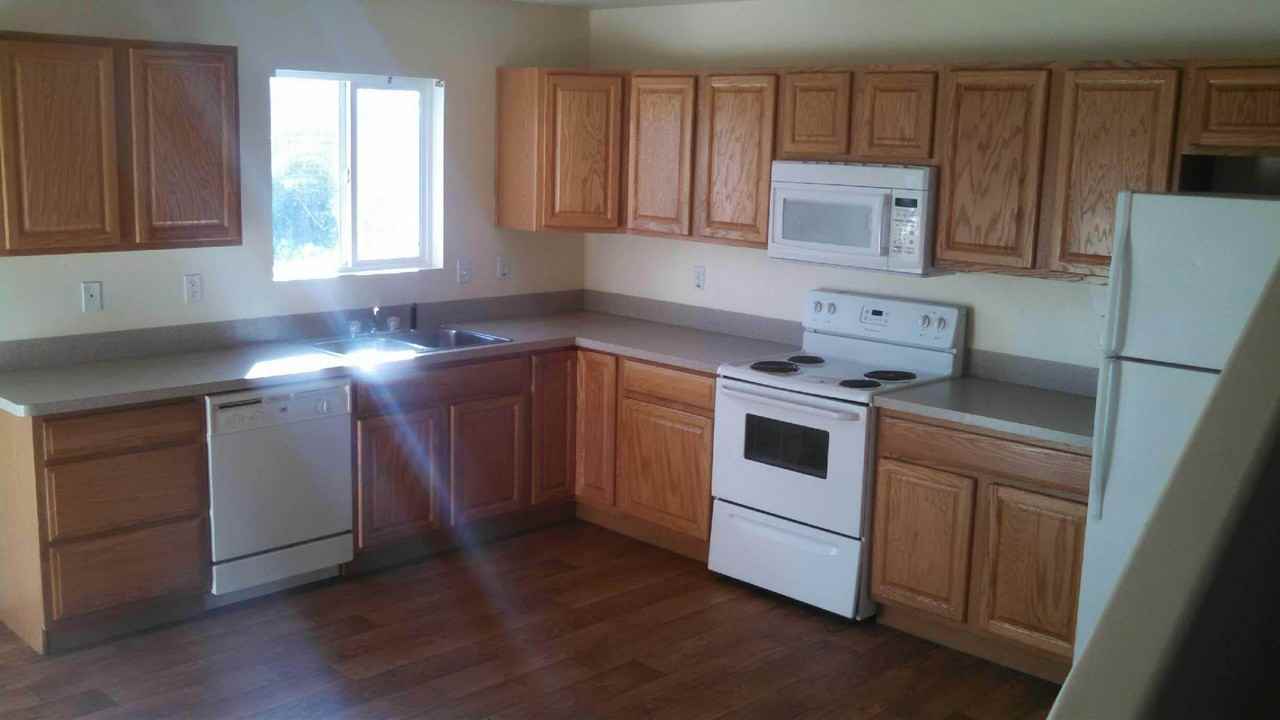 1281 W 950 S - Photo 2 of 8