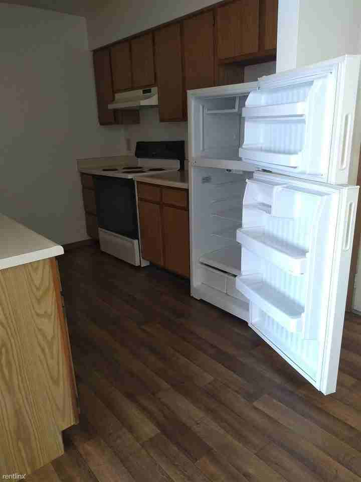 Shire Crest Acres Apartments - Photo 3 of 8