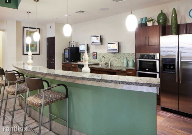 900 E 11th St - Photo 2 of 18