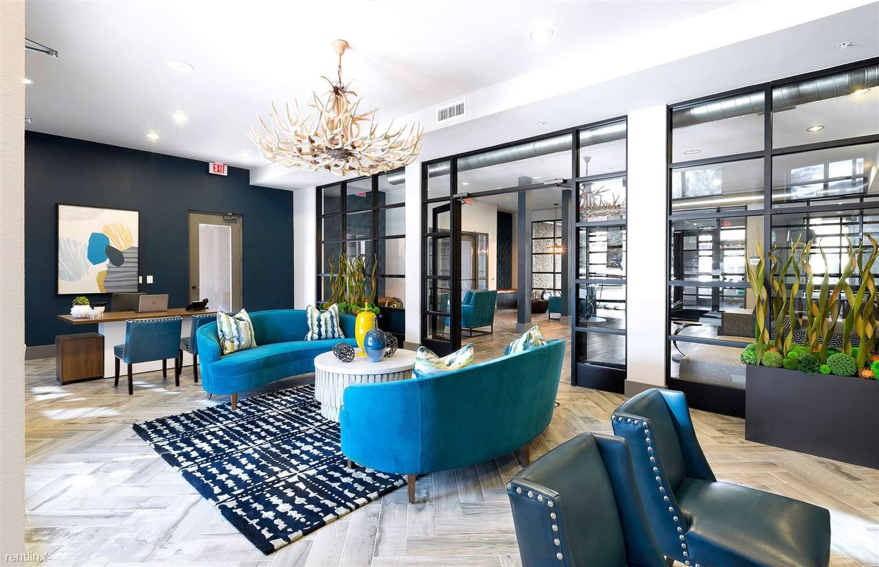 South 400 - Photo 3 of 13