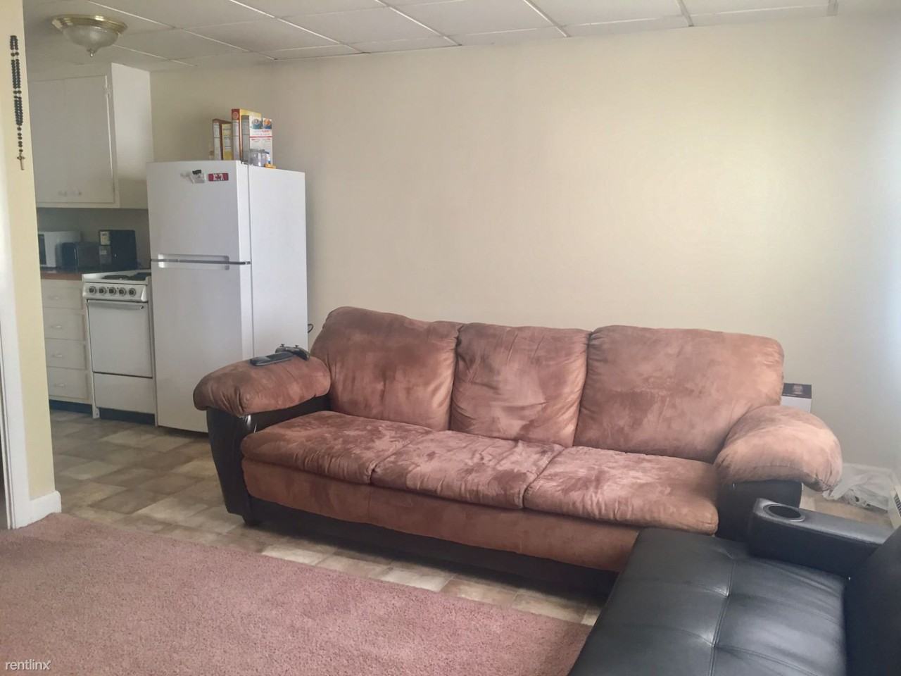 180 Andover St - Photo 3 of 9