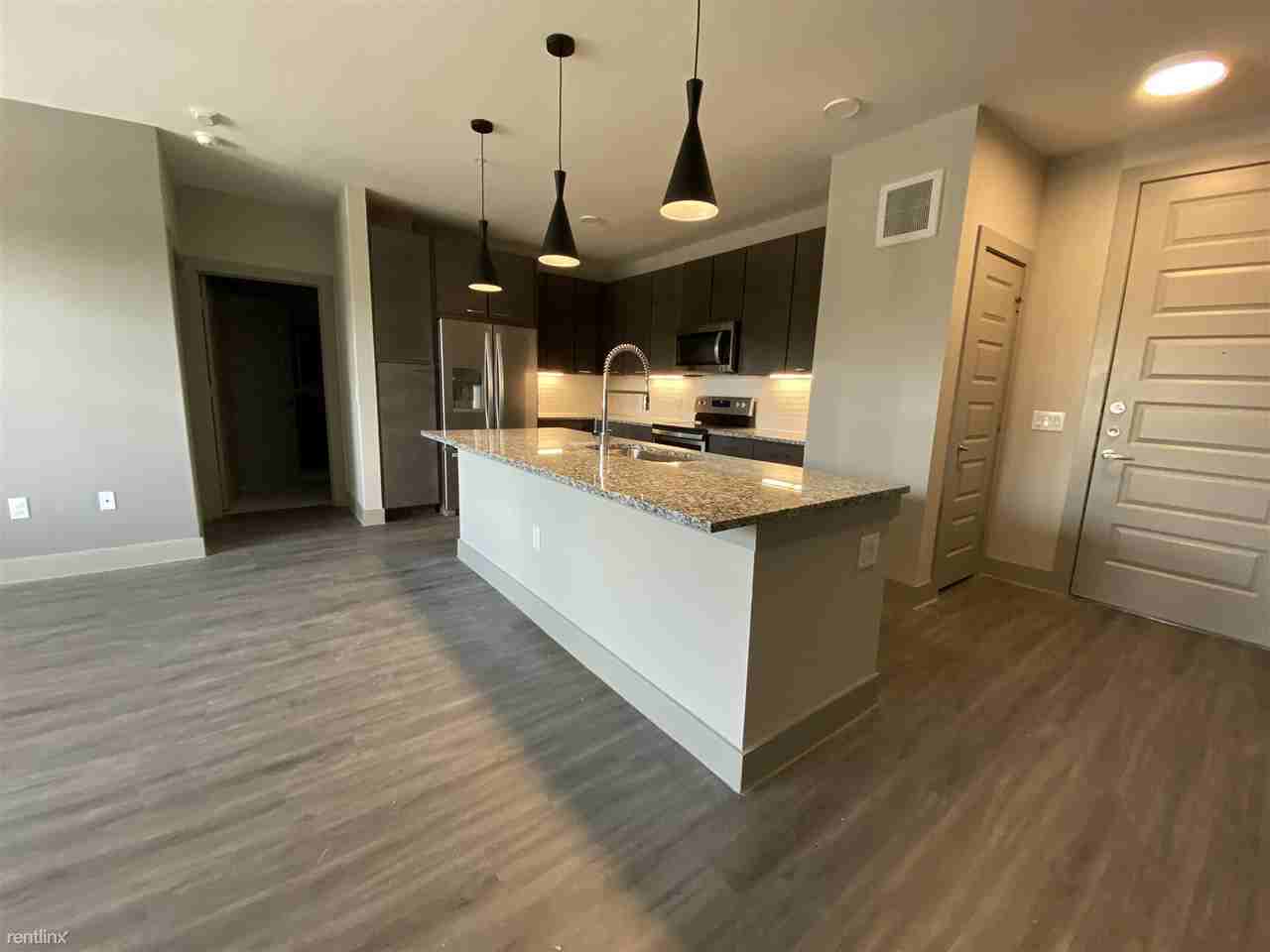 1401 Grove Blvd - Photo 3 of 31