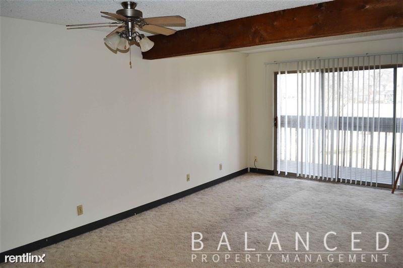 2910 SE Kentucky Ave - Photo 3 of 10