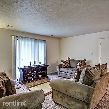 Grande Pines Apartments - Photo 2 of 10