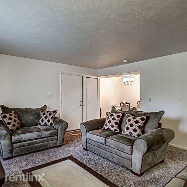 Grande Pines Apartments - Photo 3 of 10