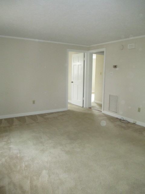 335 River Walk Dr - Photo 2 of 7