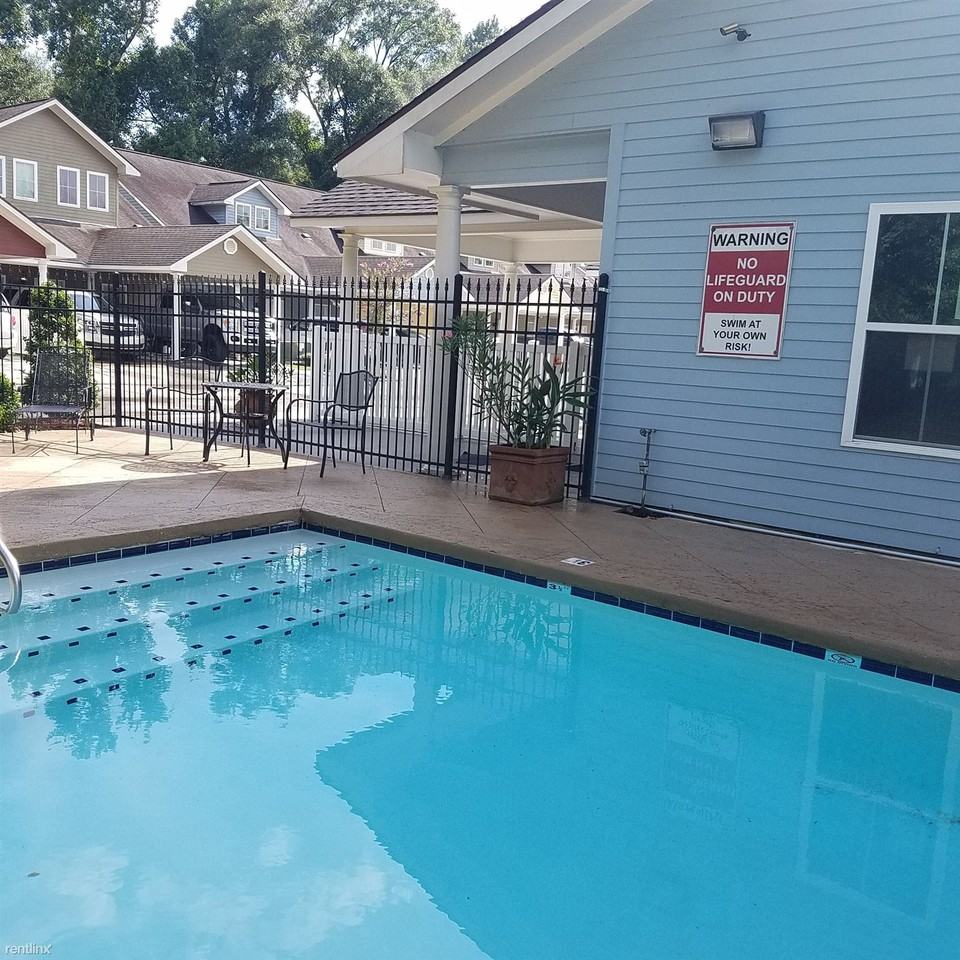 Village Maison Townhomes Apartments 12367B Village Dr, Walker, LA