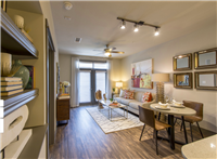 2910 Milam St - Photo 2 of 14