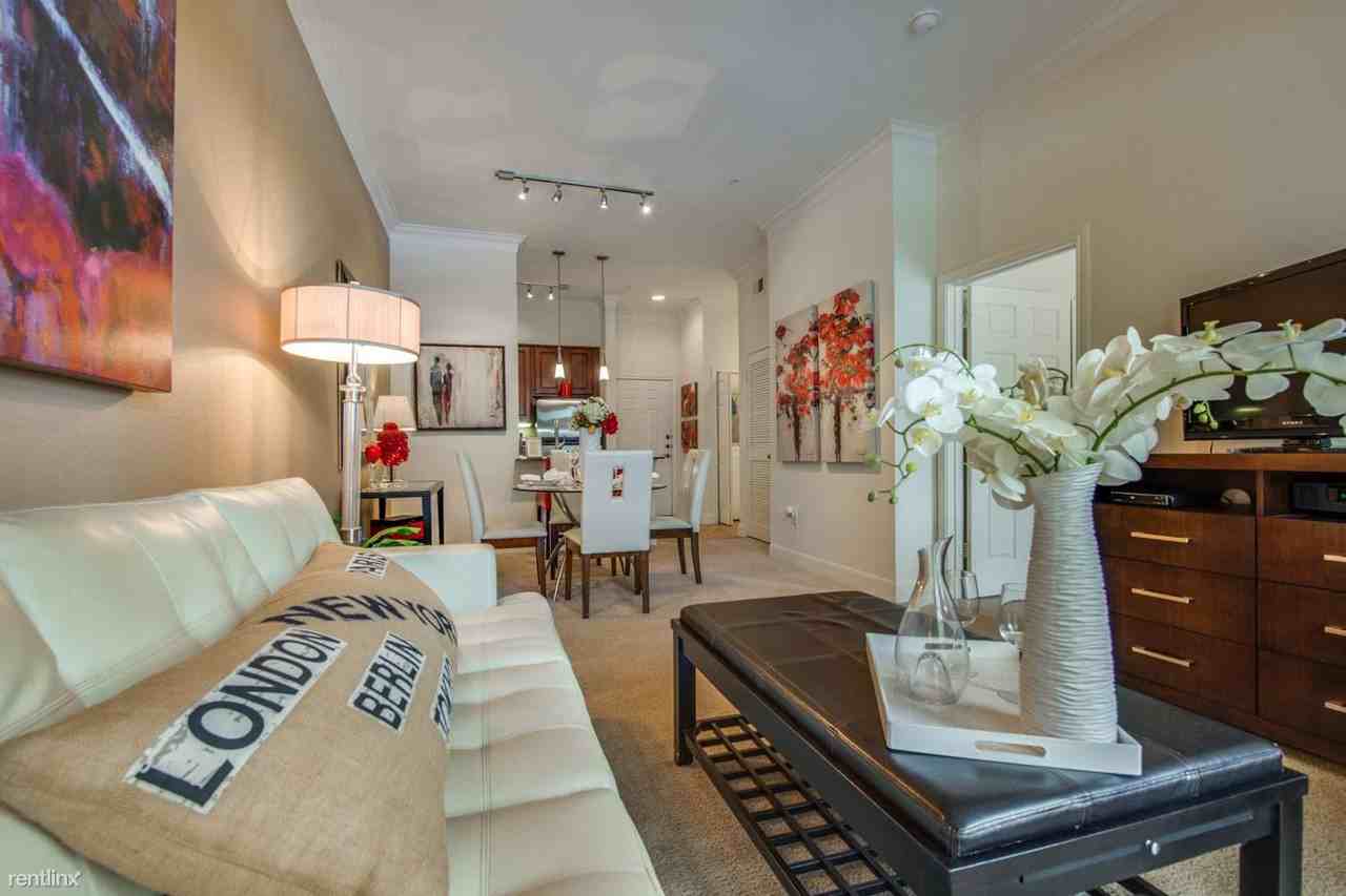 320 Jackson Hill St - Photo 3 of 10