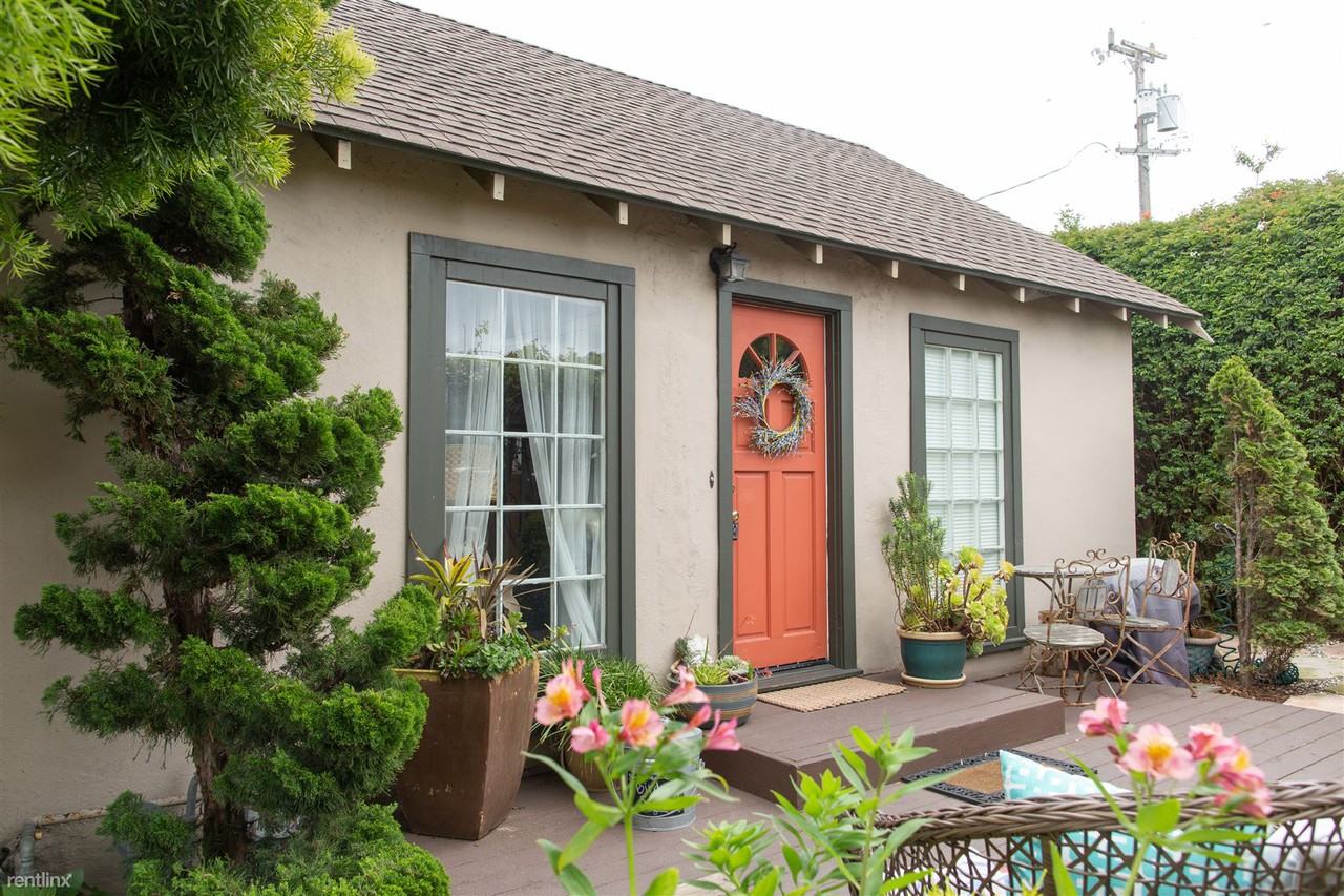 251 Dela Vina Ave - Photo 2 of 22