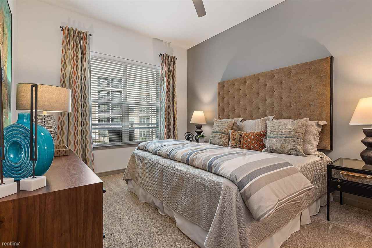 2001 Holcombe Blvd - Photo 2 of 3