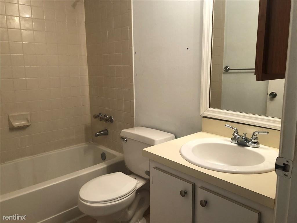 281 S Hollybrook Dr - Photo 2 of 3