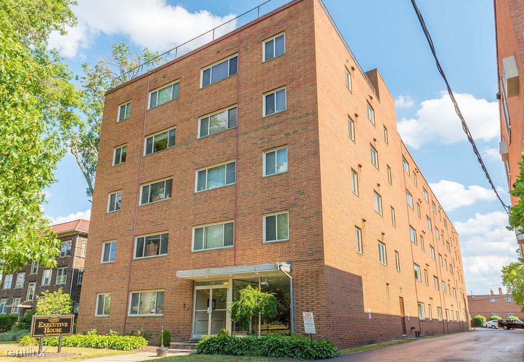 Executive House - Photo 3 of 10