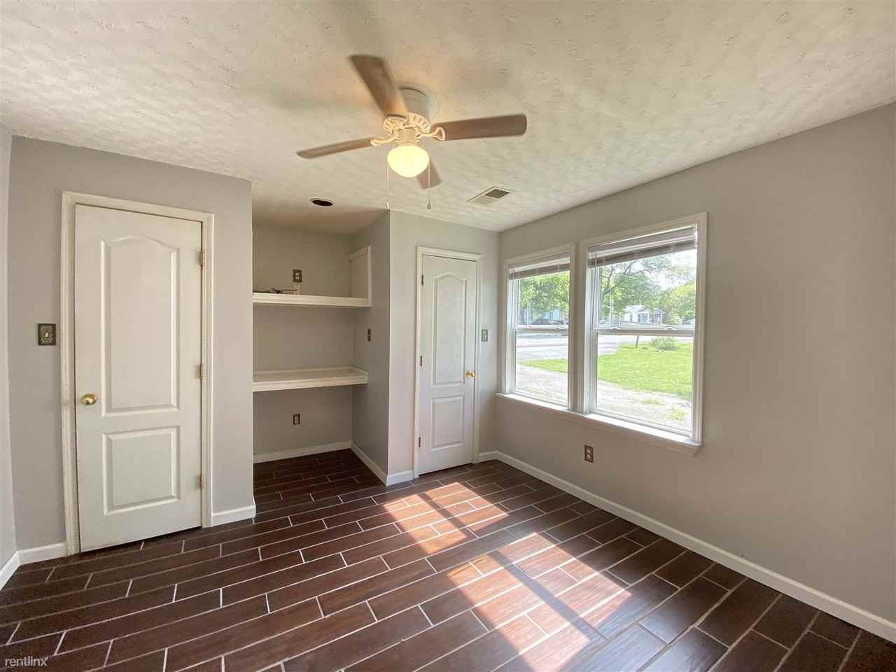 310 Warren Way - Photo 2 of 8