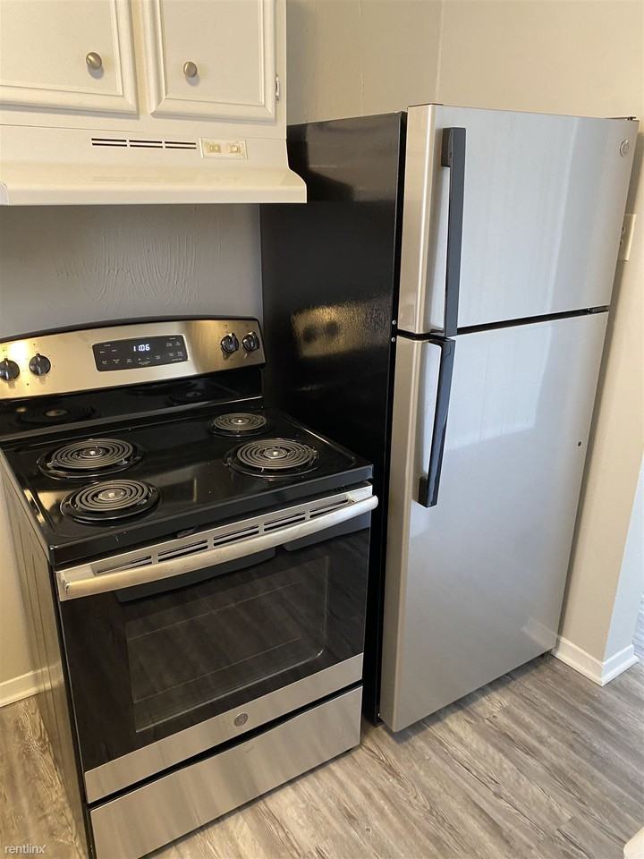 106 Waverly Dr - Photo 3 of 22