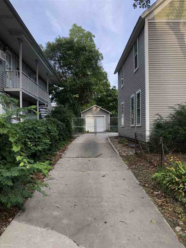 415 Stanwood St - Photo 3 of 34