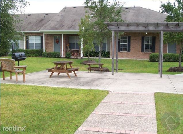 Lake Haven Apartments 1051 Columbia Memorial Pkwy, Kemah, TX 77565