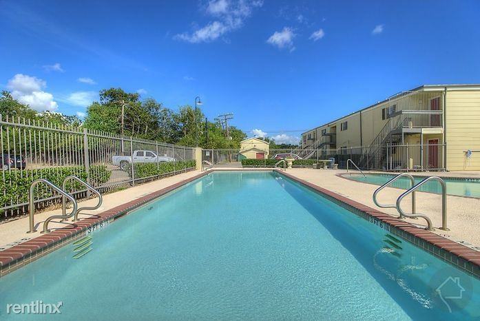 Oaks of Baytown - Photo 3 of 5