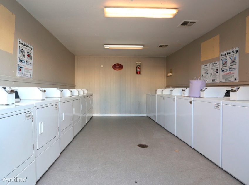 Estrada Apartments - Photo 3 of 12