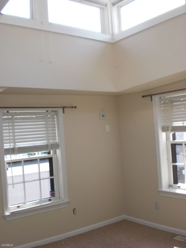 3408 Sansom St - Photo 2 of 4