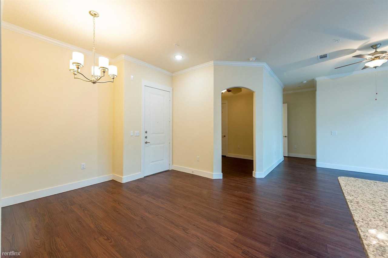 Ivy Point Cypress - Photo 3 of 8