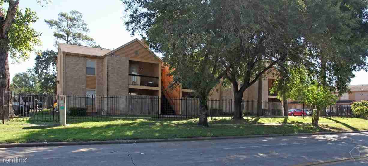 Glen Cove - Photo 3 of 5