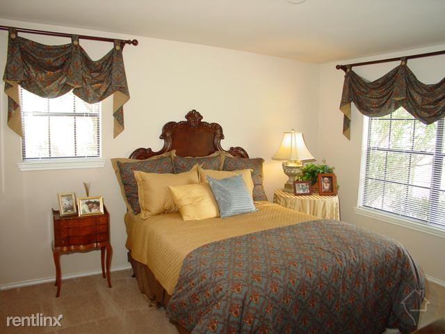 Kingston Villas - Photo 3 of 6