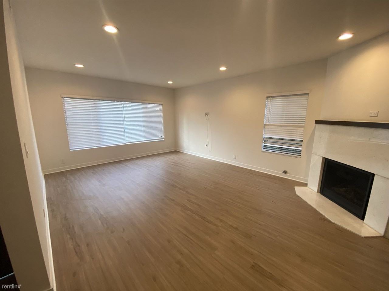 9920 Robbins Dr - Photo 2 of 13