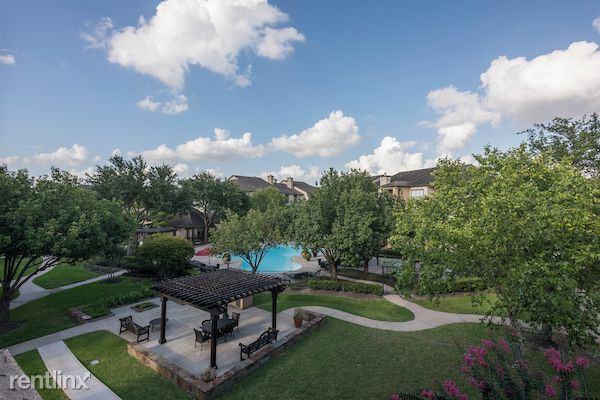 10918 West Rd - Photo 2 of 10