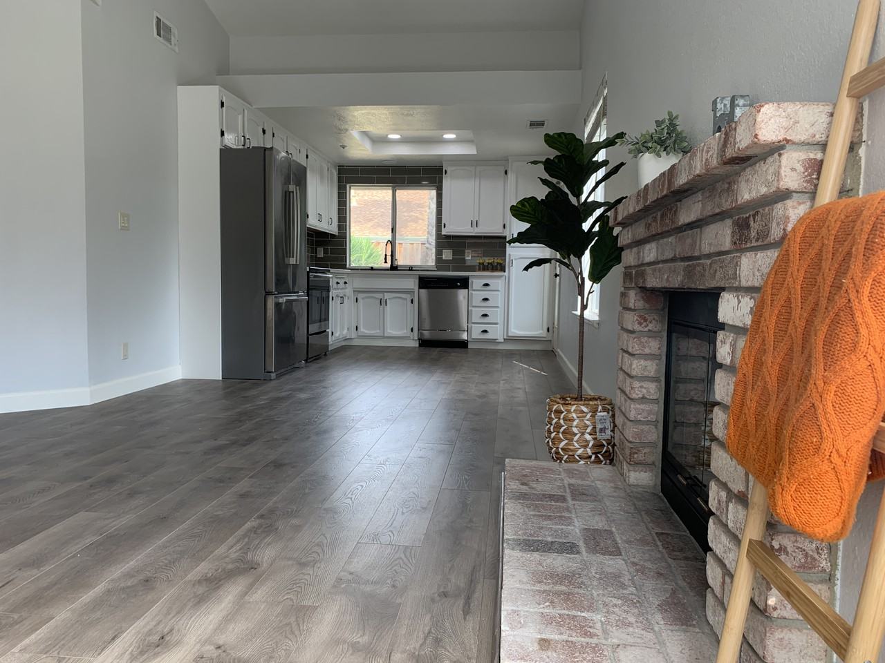 593 Andrea Circle - Photo 6 of 24