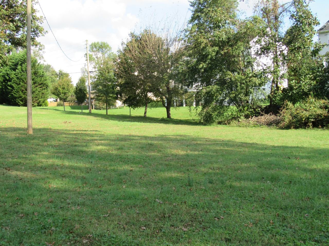 305-403 Lesco Blvd - Photo 3 of 4