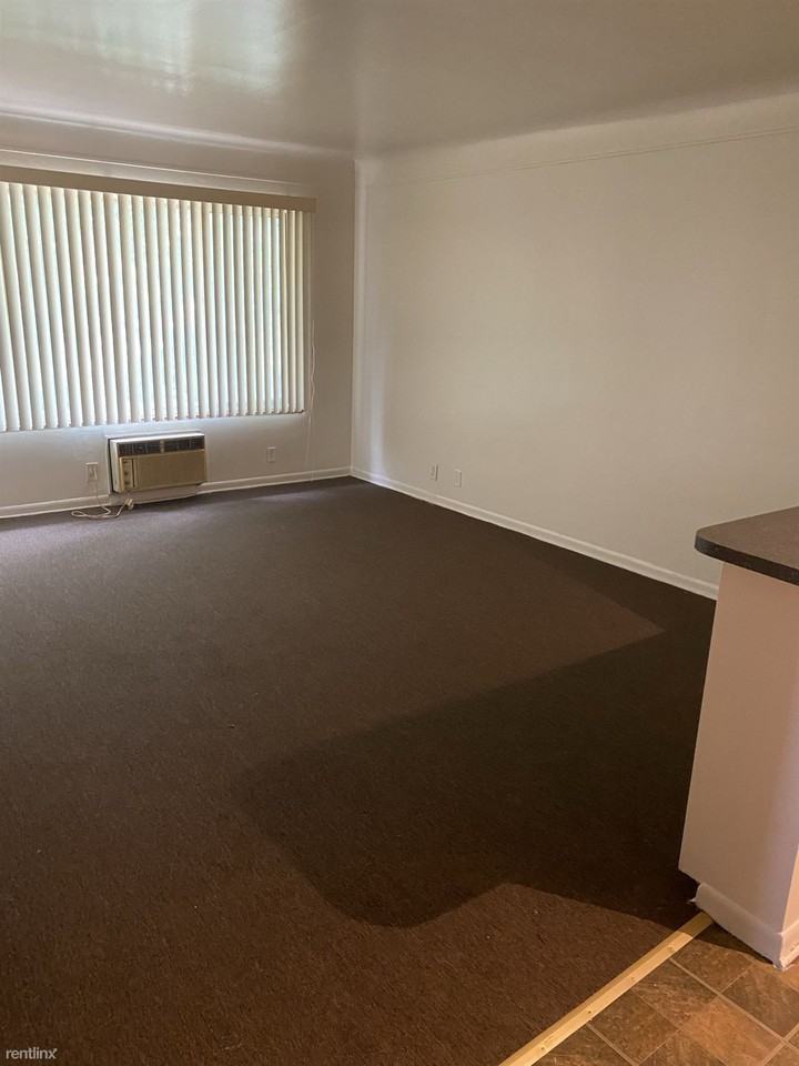 18333 Schoolcraft - Photo 2 of 6