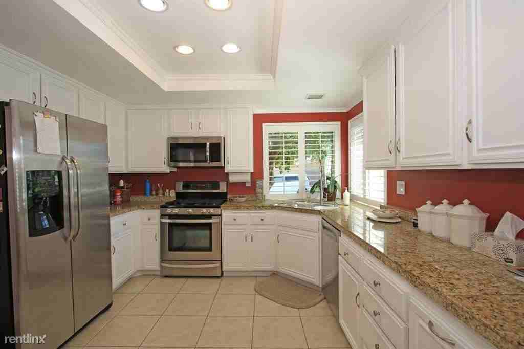 44149 Elba Ct - Photo 2 of 10