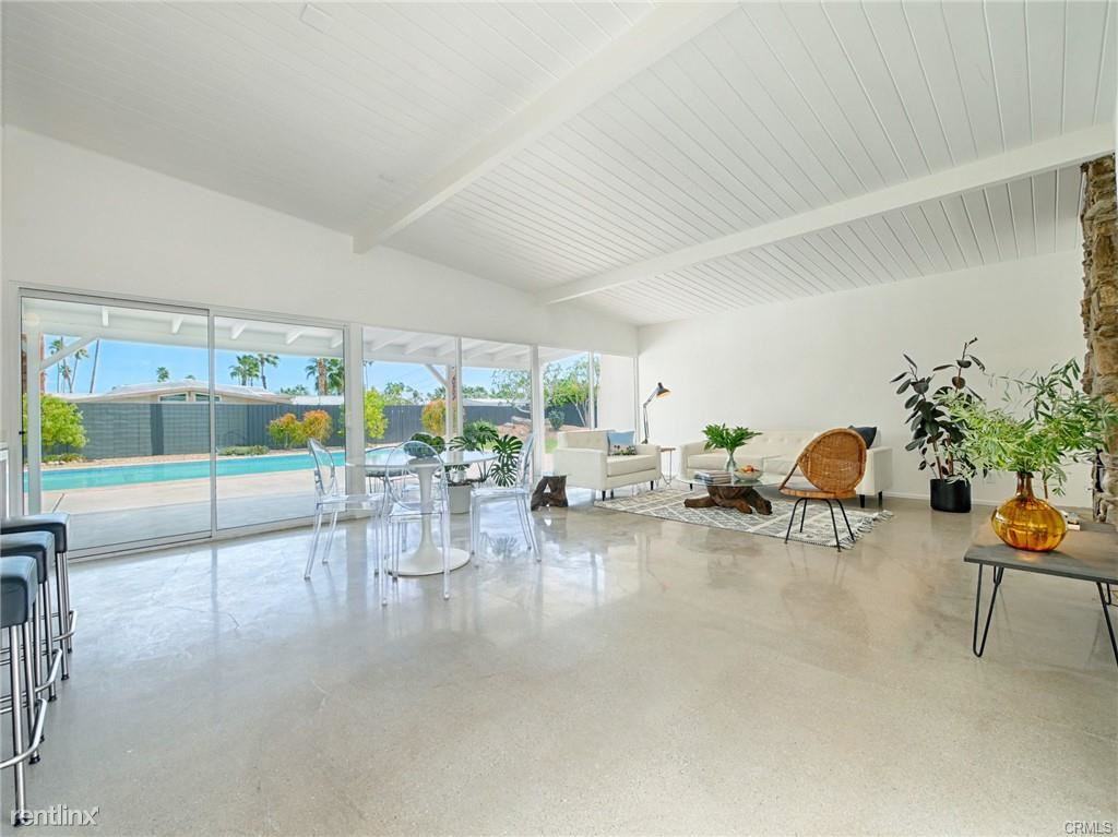 278 N Sunset Way - Photo 2 of 10