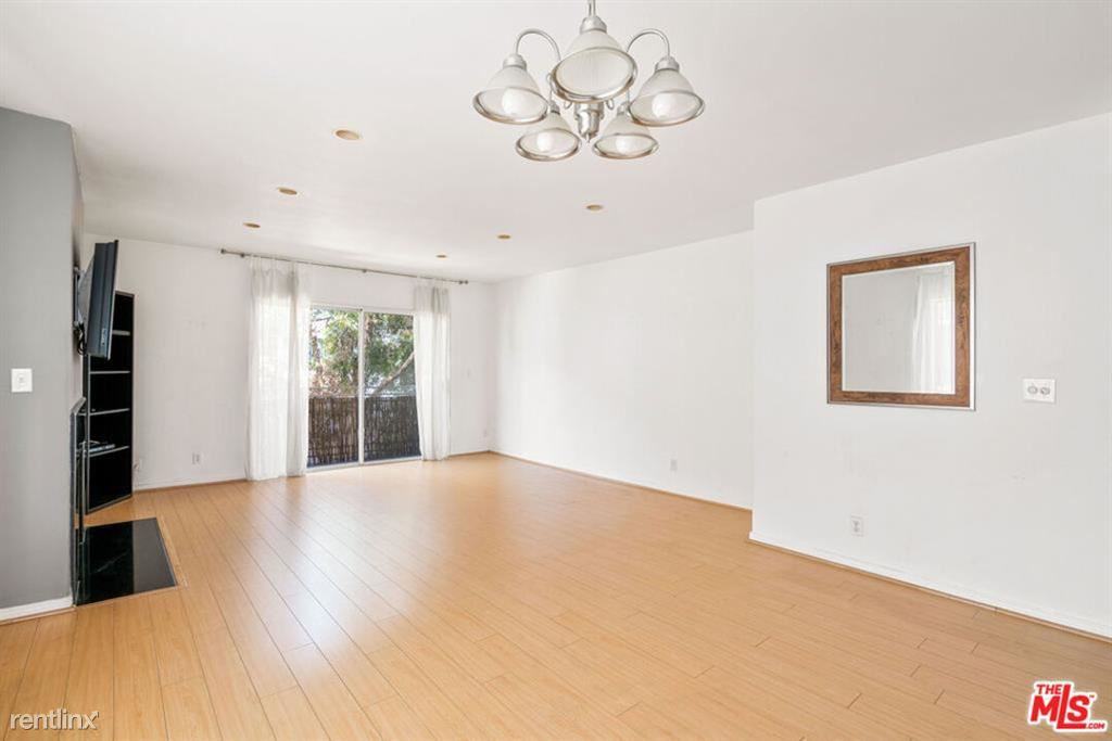 11907 Darlington Ave #203 - Photo 3 of 10