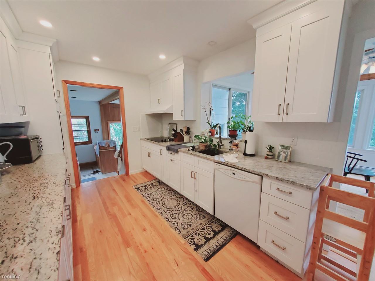 110 Hecker Ave - Photo 2 of 15