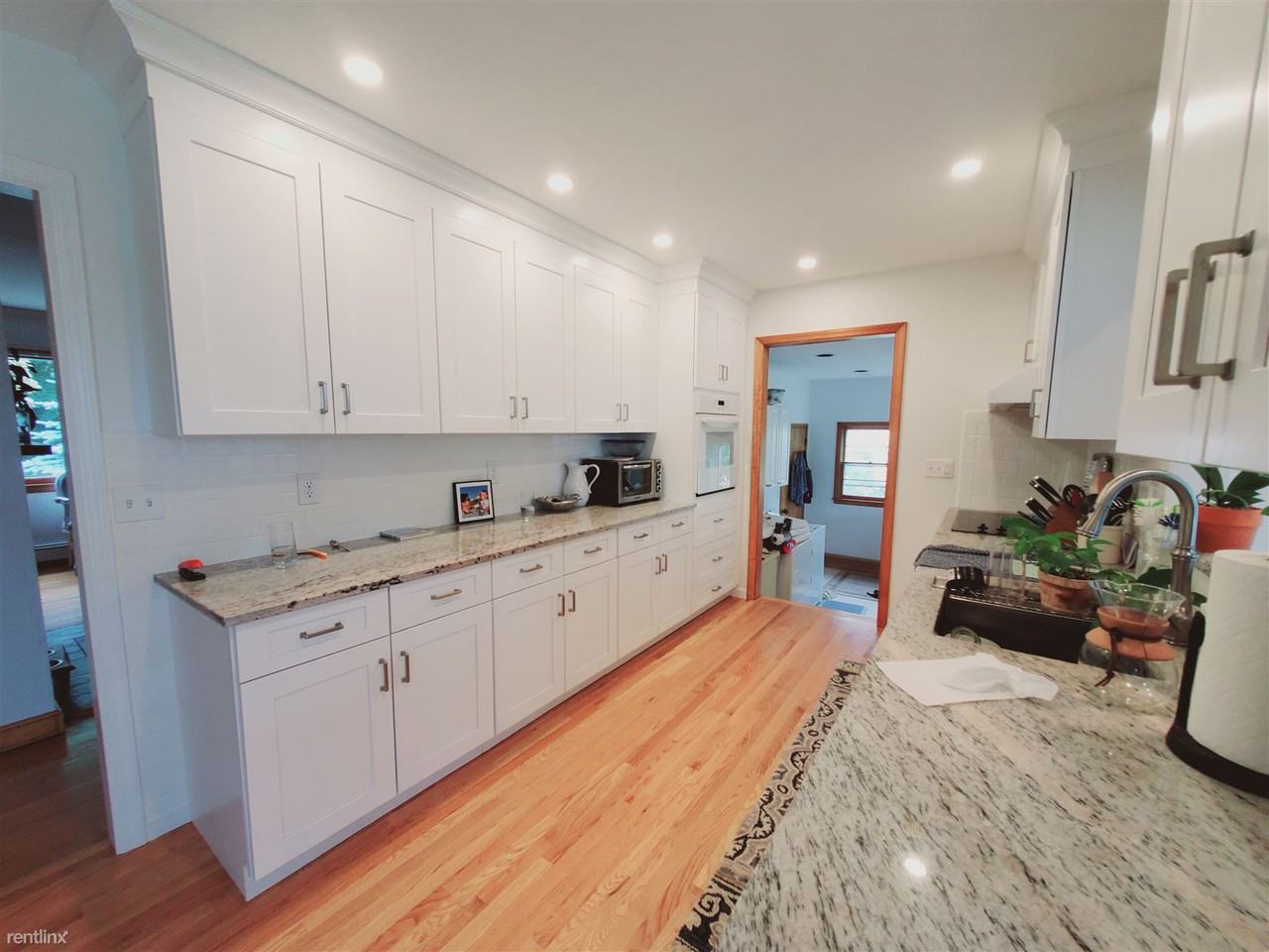 110 Hecker Ave - Photo 3 of 15