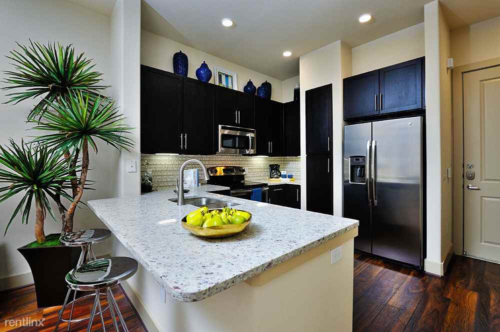 Bellaire & Medical Center - Photo 2 of 13