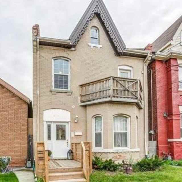 214 Mary St #2