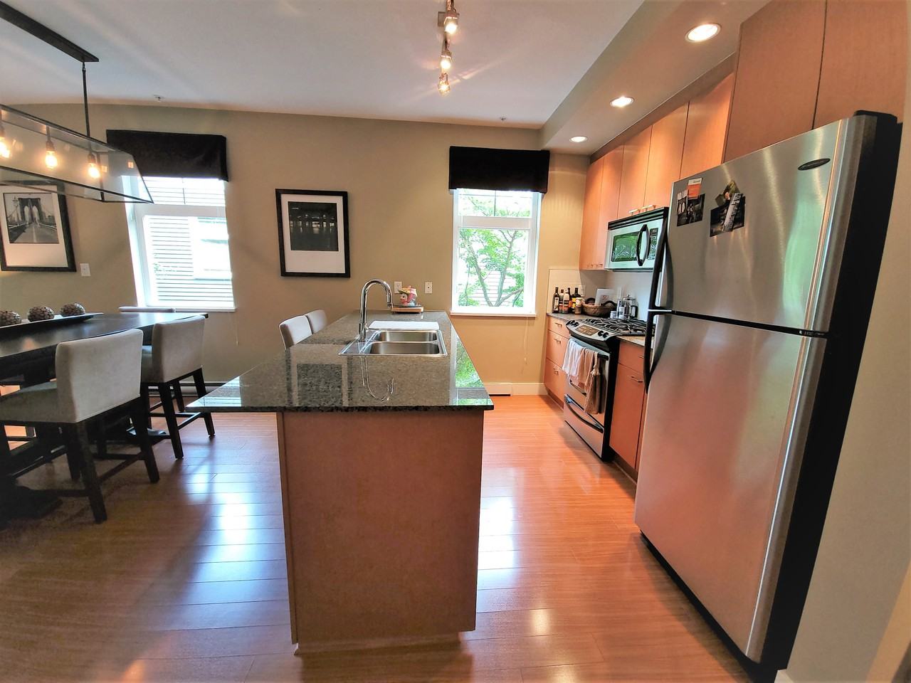 2296 St. George St - Photo 3 of 18