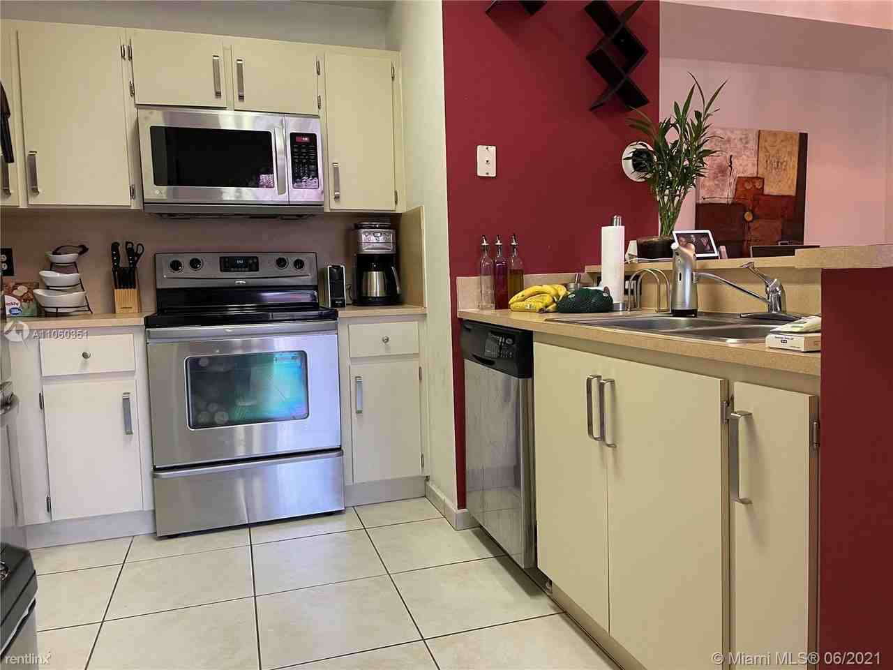 7280 NW 114th Ave - Photo 2 of 5