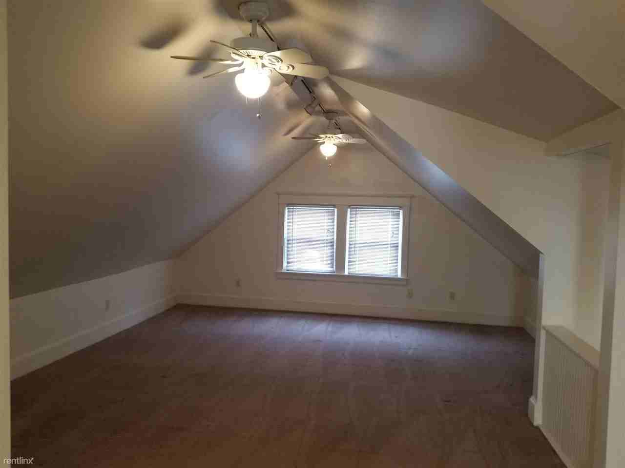 39th and Gillham - Photo 3 of 9