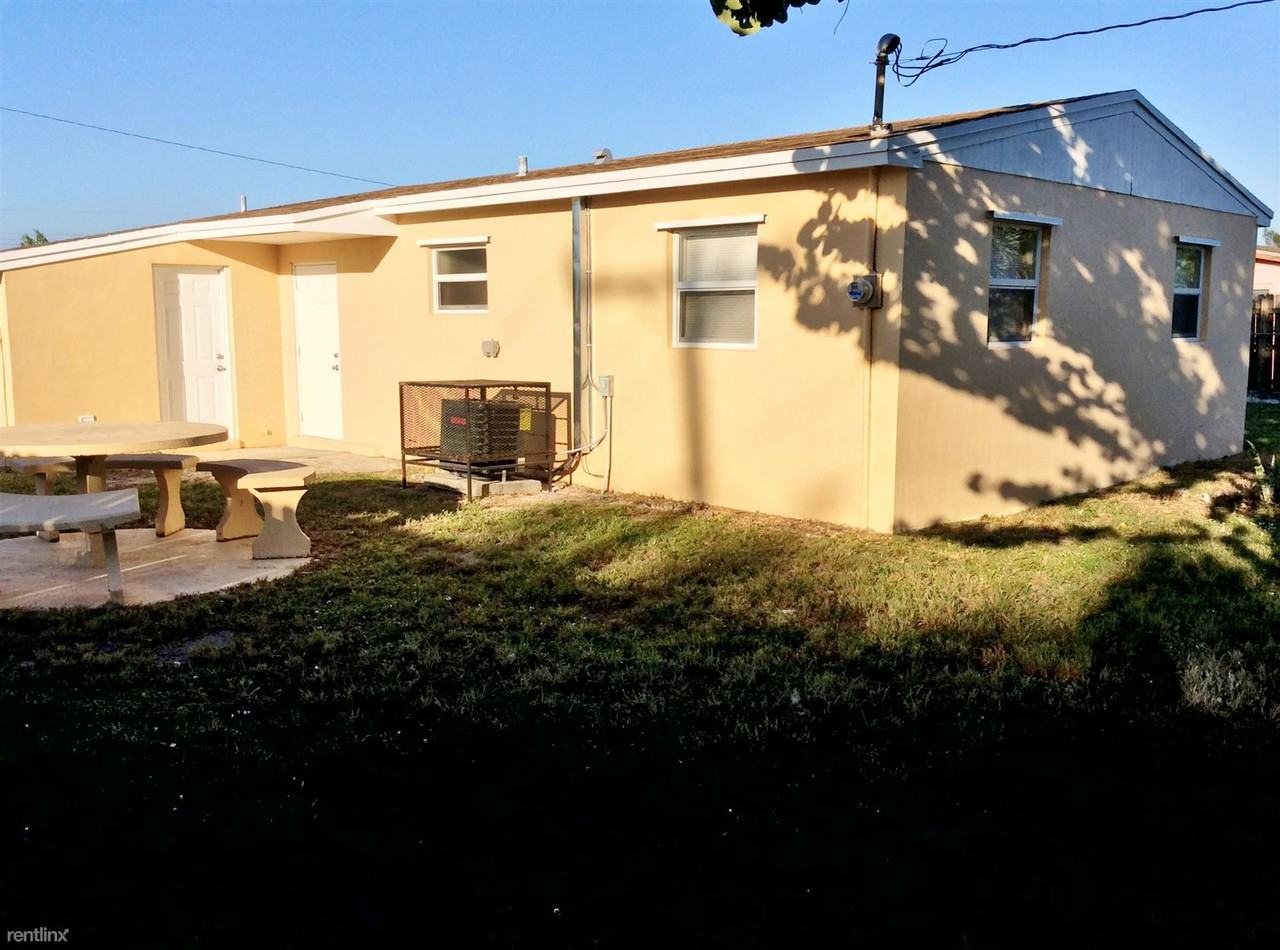 3280 Nw 209th Ter - Photo 2 of 9