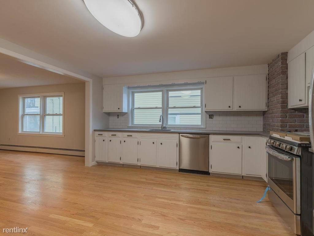 57 Newbury St - Photo 2 of 10