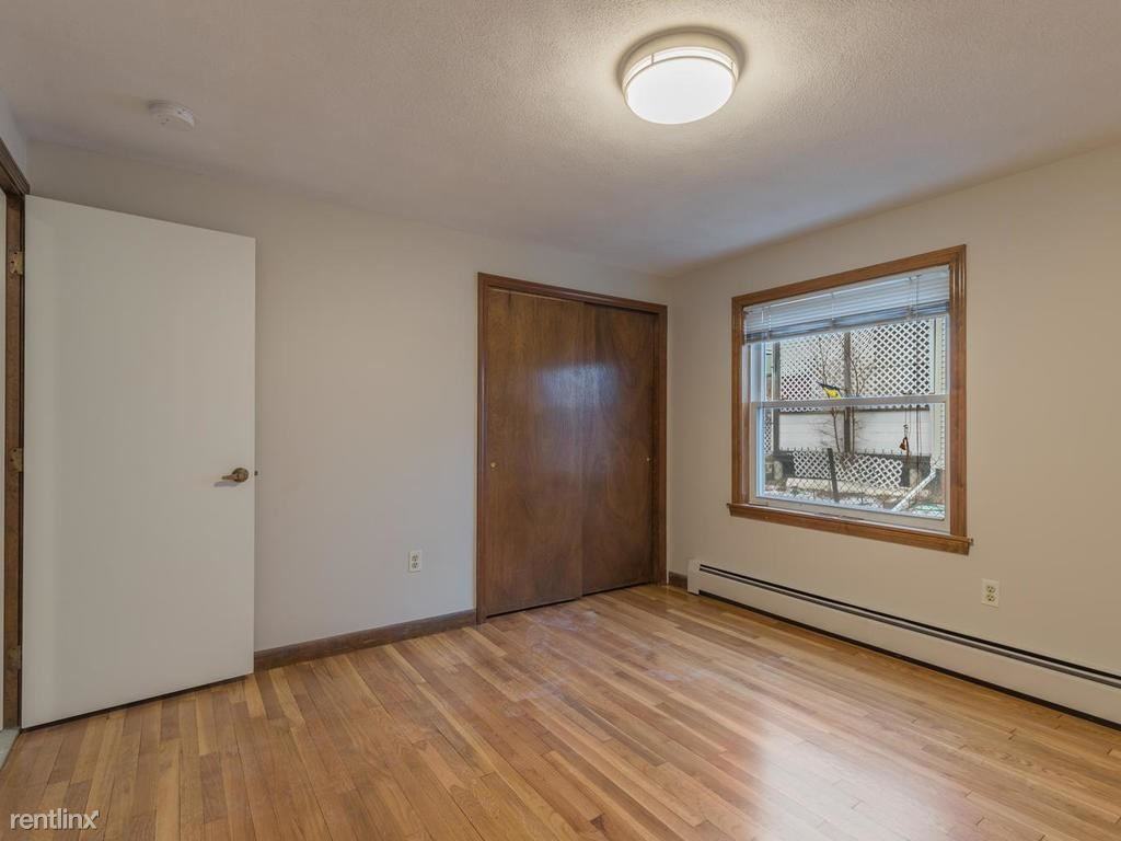 57 Newbury St - Photo 3 of 10