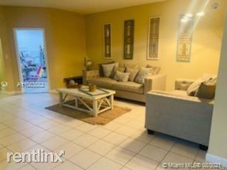 7828 Nw 194th Ter - Photo 3 of 12