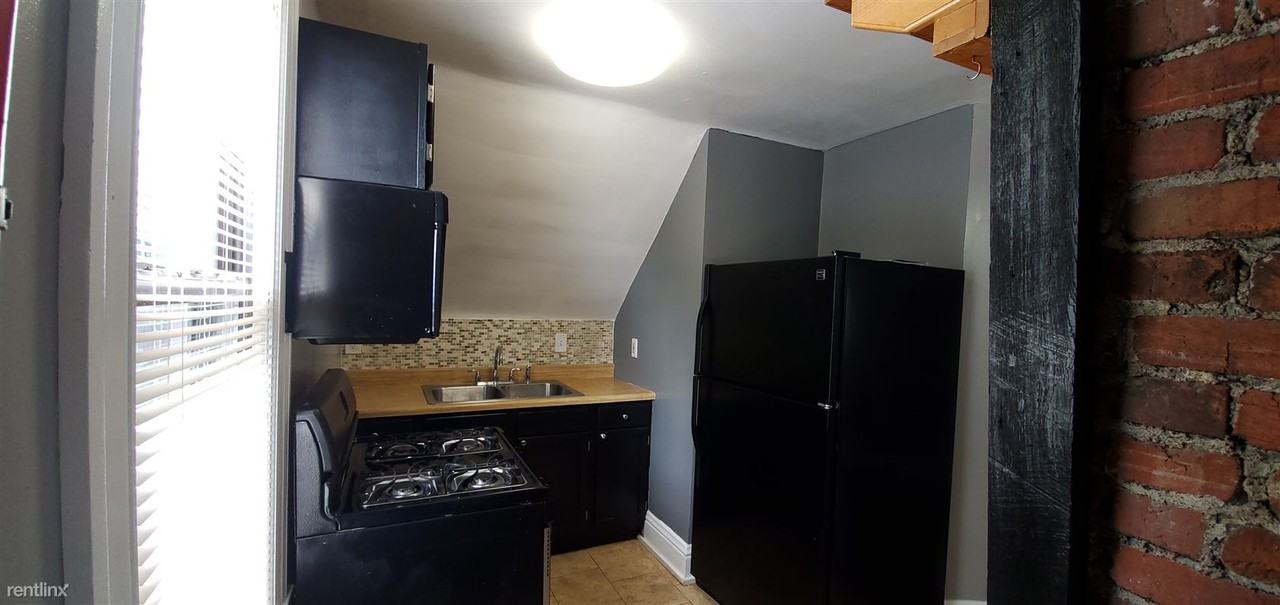 602 Wall Ave - Photo 3 of 11